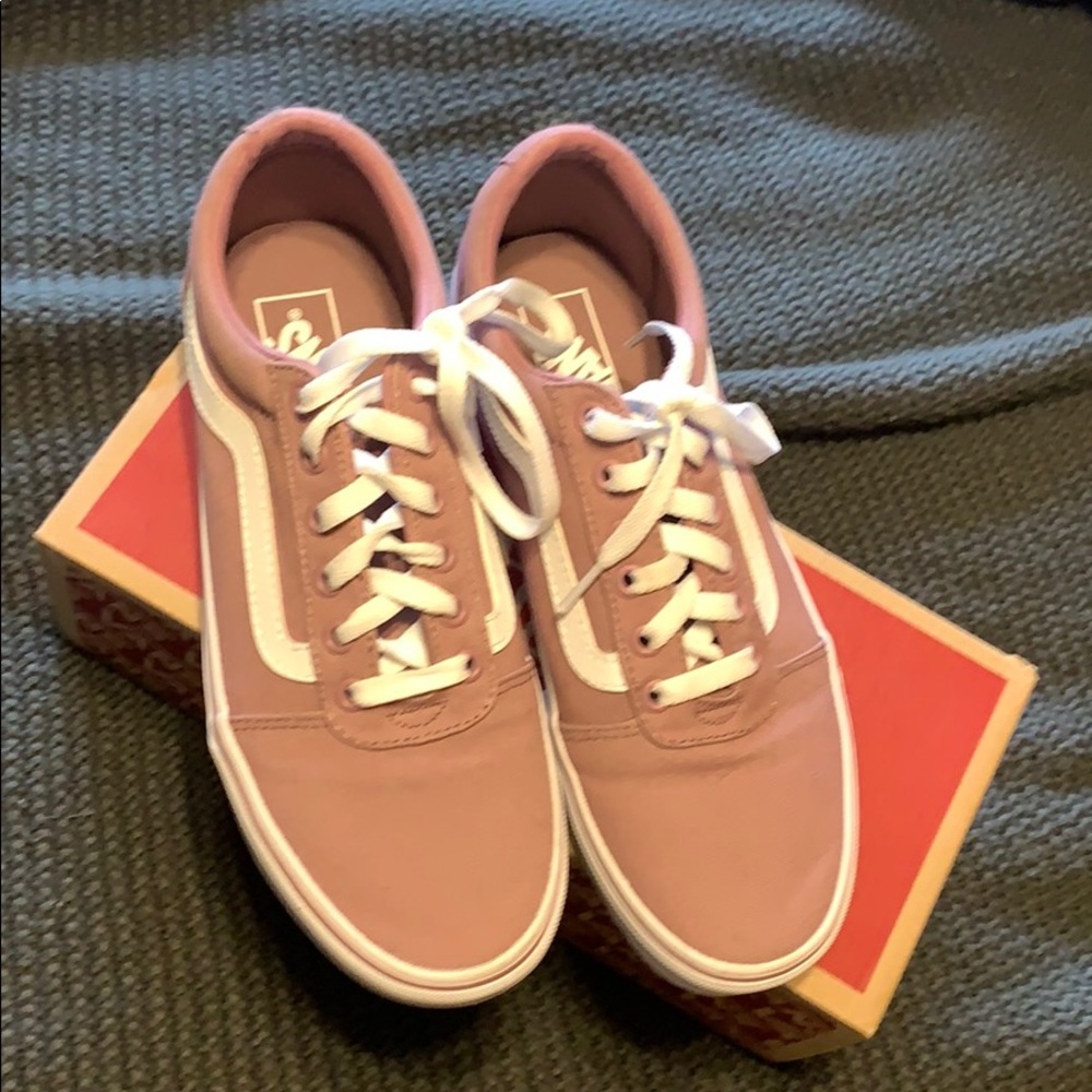 Nostalgia rose ward vans